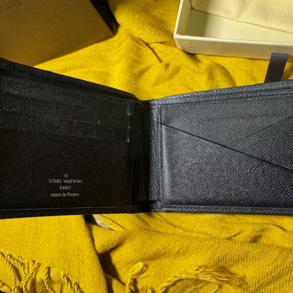 Louis Vuitton Men's Wallet - Picture 5 of 7